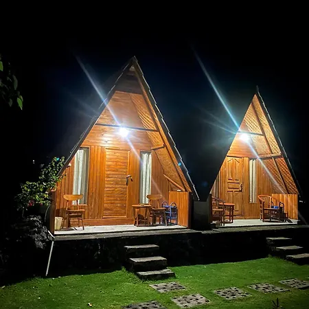 Отель D' Tepi Danau Glamping